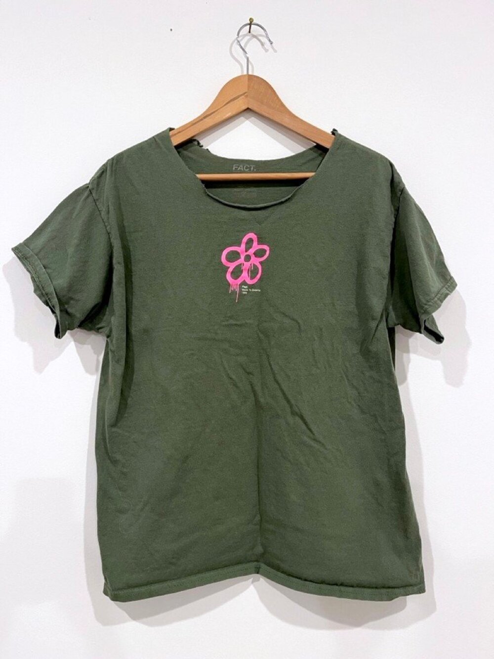 FACT Made To Destroy Distressed Flower Tee Olive L Grunge
